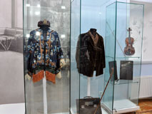 Spendiaryan's personal belongings and clothes